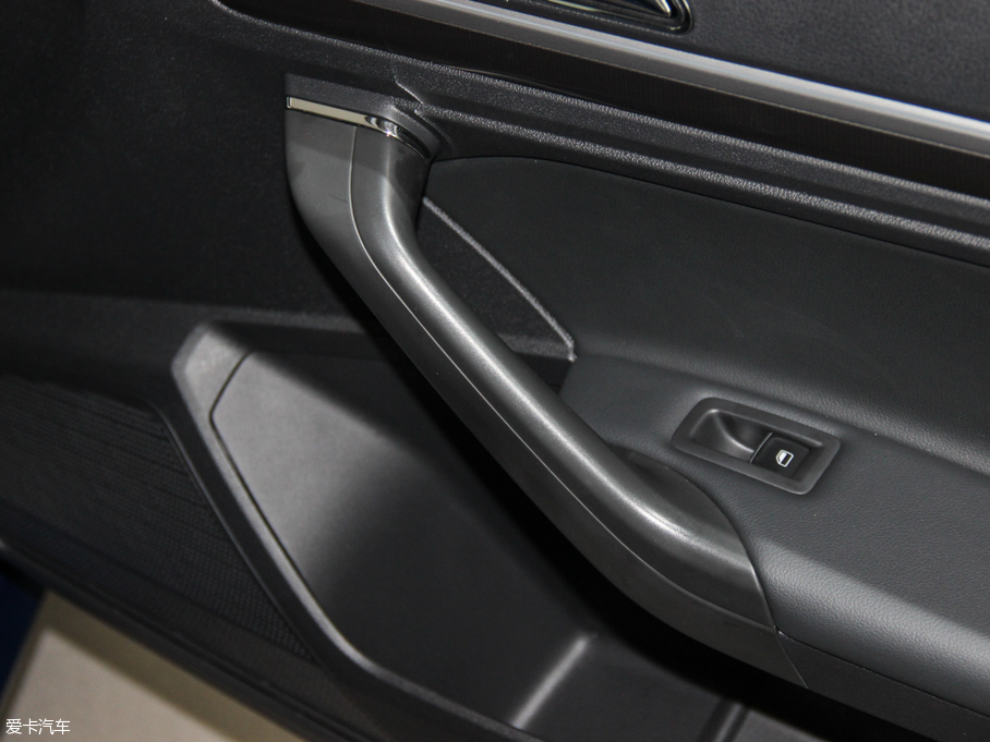 2015݃Ɏ 1.6L Ԅ(dng)A