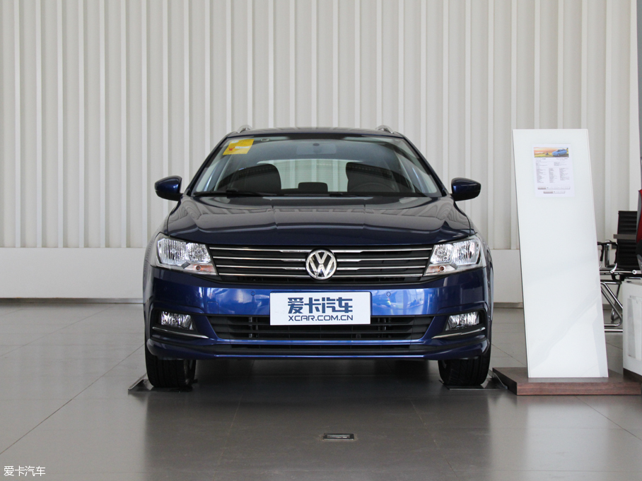 2015݃Ɏ 230TSI DSGm