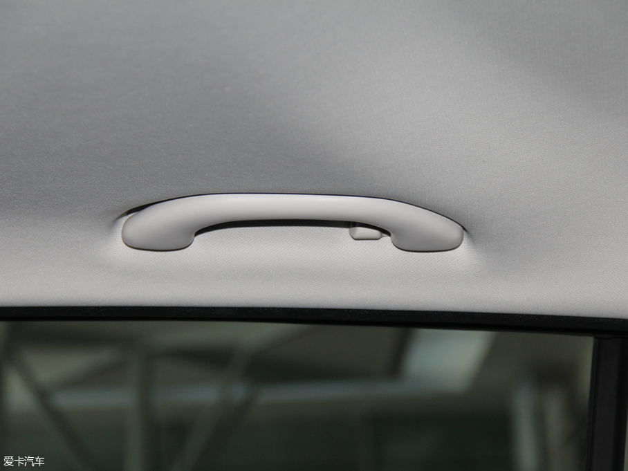 2015݃Ɏ 230TSI DSGm