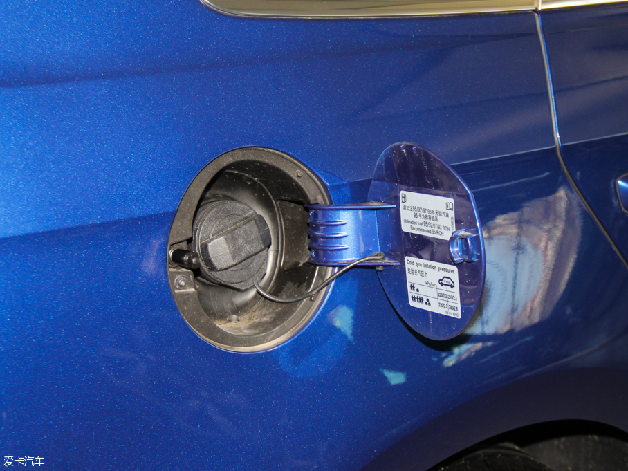 2015݃Ɏ 230TSI DSGm