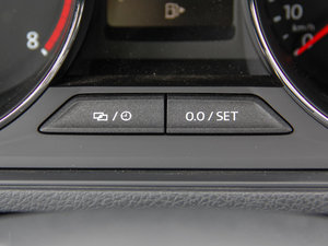 2015230TSI DSGA п؅^