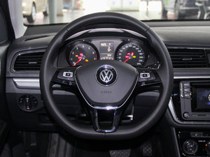 2015款1.6L 自动豪华版 方向盘