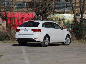 2015款1.6L 手动舒适版 整体外观