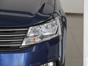 2015款230TSI DSG舒适版 大灯
