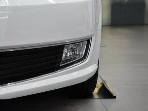 2015款1.6L 自动舒适版 前雾灯