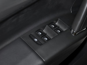 2015款1.6L 自动舒适版 主驾车窗控制区	