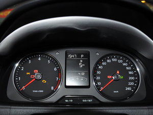 2015款1.6L 自动舒适版 仪表