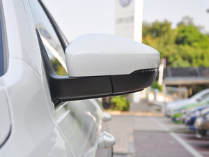 2016款230TSI DSG 豪华版 后视镜