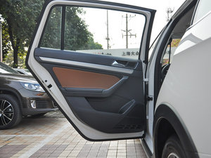 2016款230TSI DSG 豪华版 左后车门