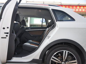2016款230TSI DSG 豪华版 后排空间