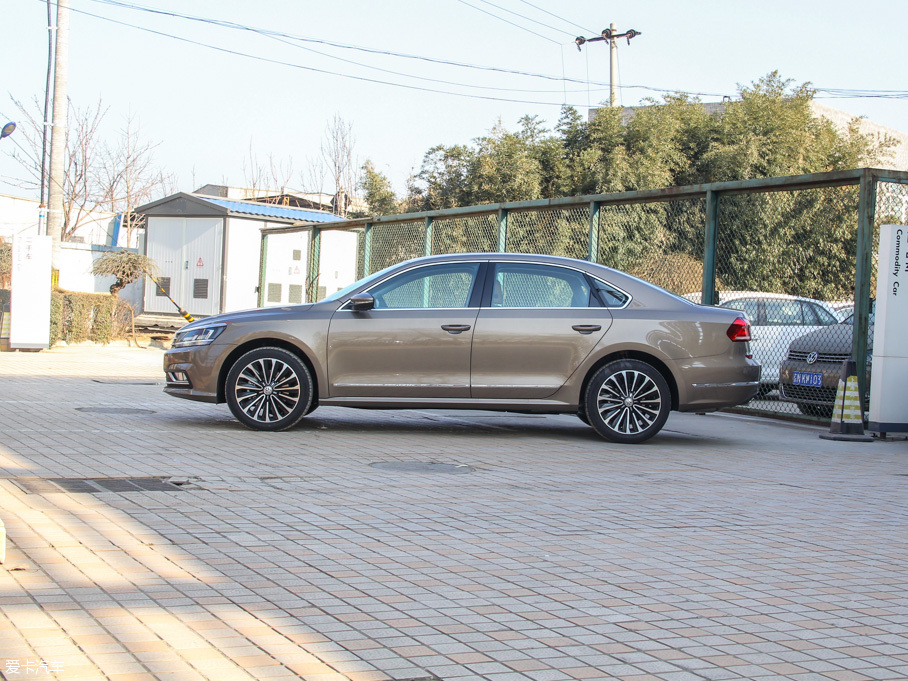 2016�����_�� 330TSI DSG�����