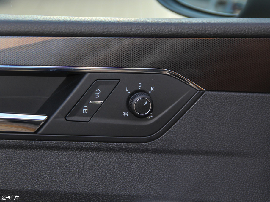 2016�����_�� 330TSI DSG�����