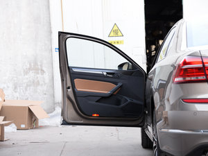 2016330TSI DSG {λ܇T