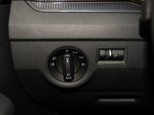 2016330TSI DSG п؅^