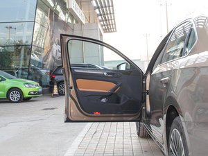 2016330TSI DSG {λ܇T