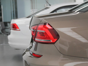 2016330TSI DSG (x)(ji)^