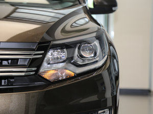 2016款300TSI 手自一体豪华版 四驱 大灯