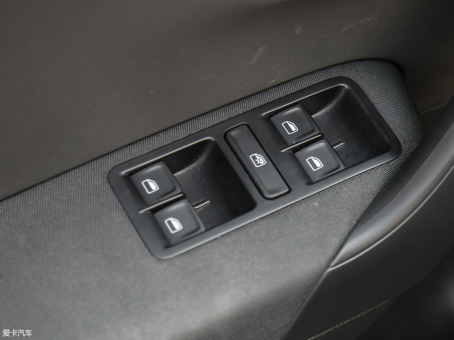 2016Cross Polo 1.6L Ԅ(dng)