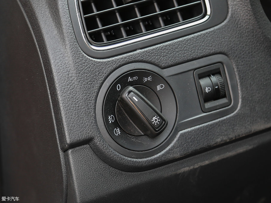 2016Cross Polo 1.6L ԄӰ