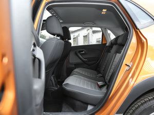 2016款1.6L 自动版 后排空间