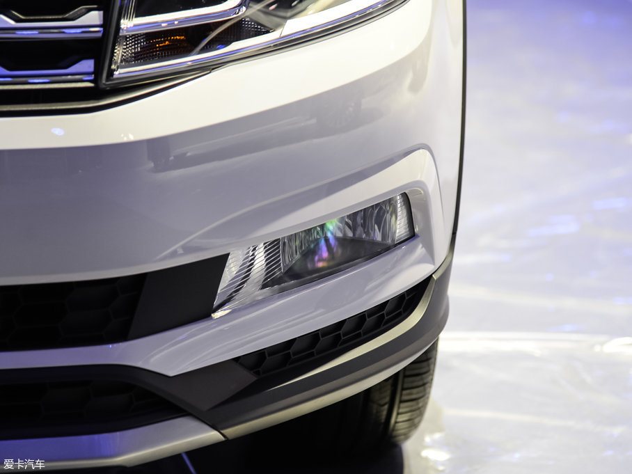 2016��Crossɣ���{ 1.6L �Ԅ����m��