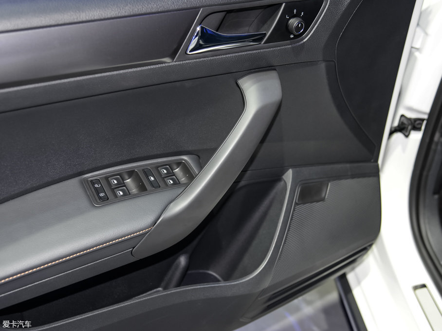 2016��Crossɣ���{ 1.6L �Ԅ����m��