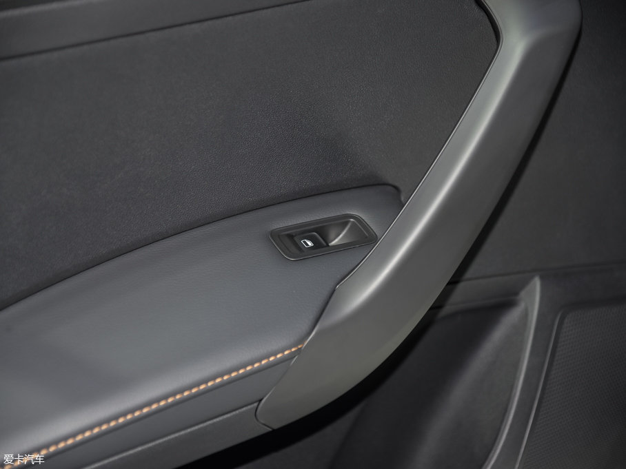 2016��Crossɣ���{ 1.6L �Ԅ����m��