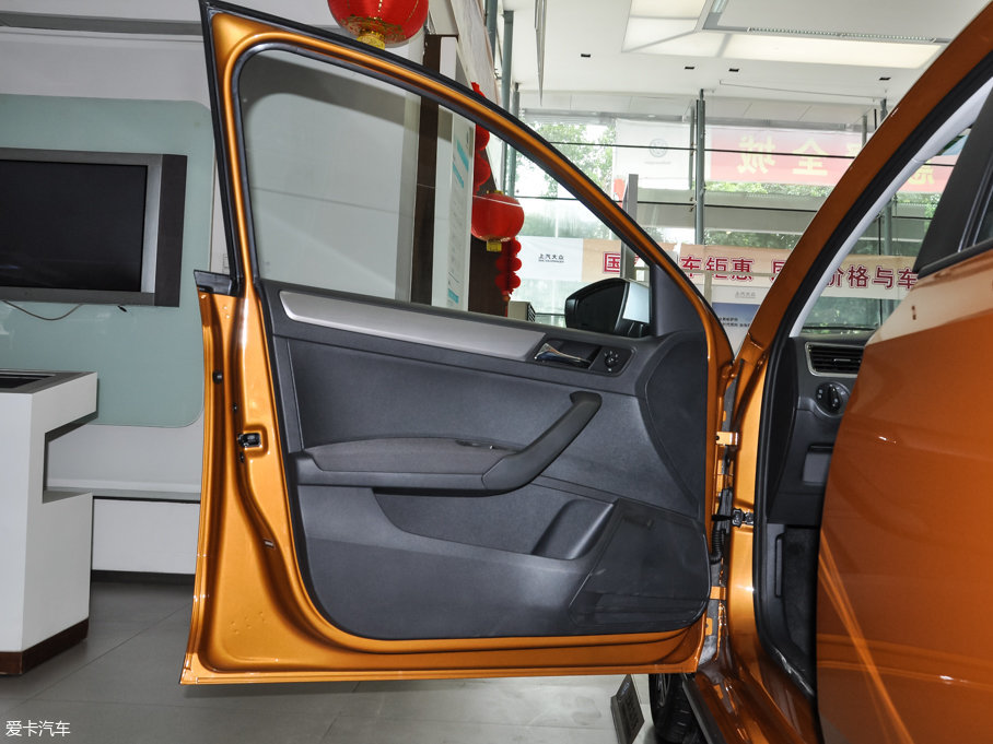 2016��Crossɣ���{ 1.6L �Ԅ��L(f��ng)�а�