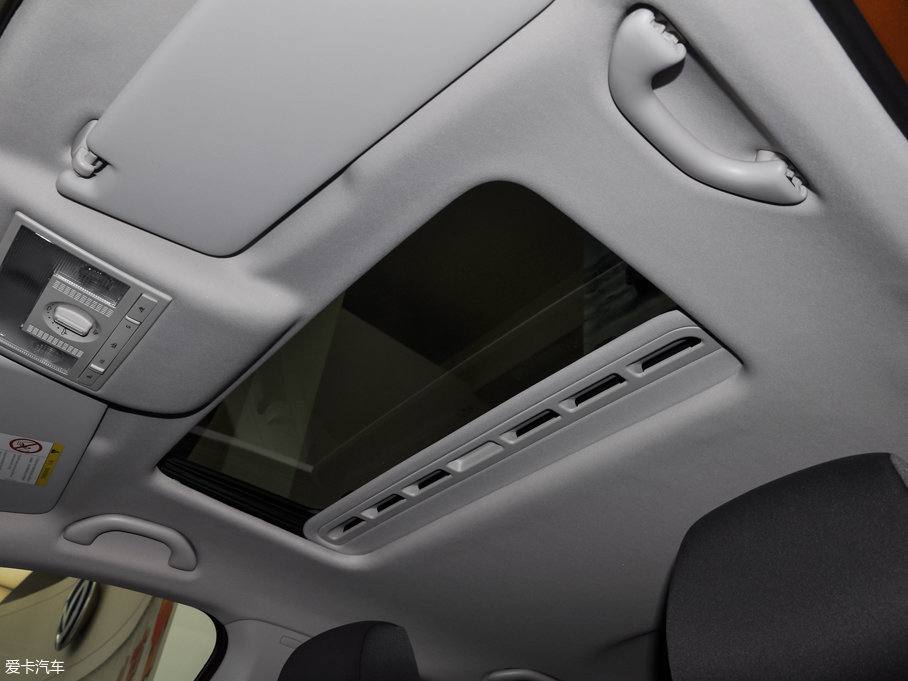 2016��Crossɣ���{ 1.6L �Ԅ��L�а�