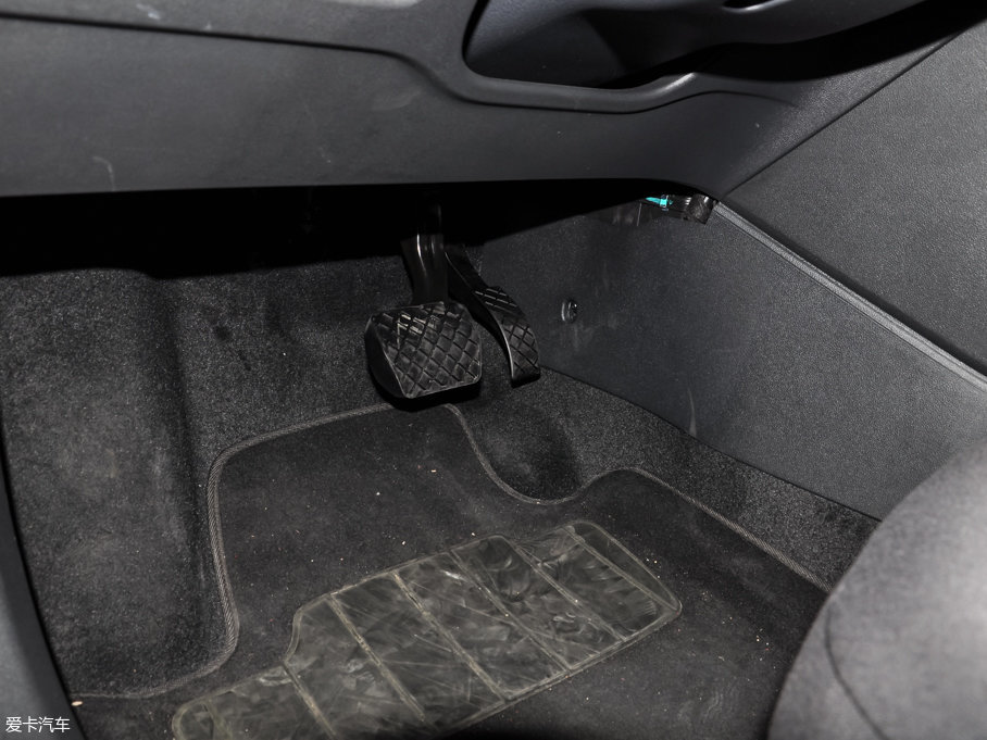 2016��Crossɣ���{ 1.6L �Ԅ��L�а�