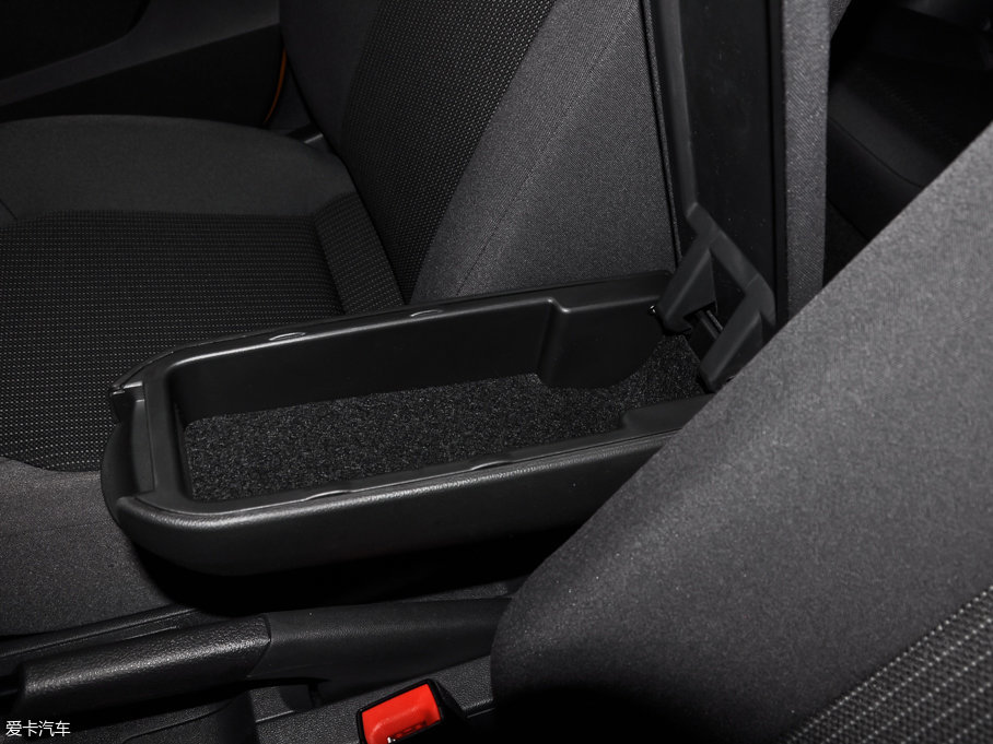 2016��Crossɣ���{ 1.6L �Ԅ��L�а�