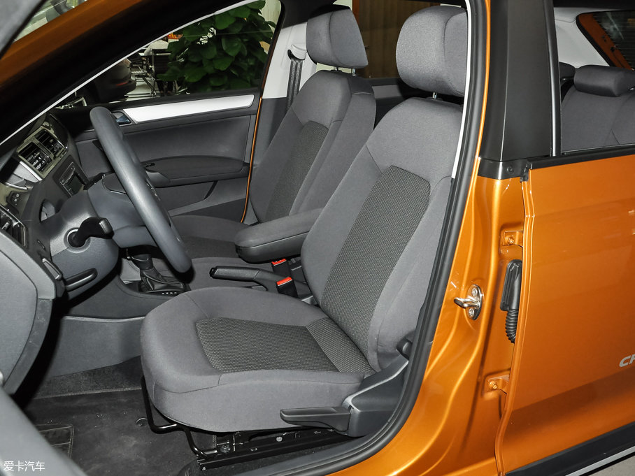 2016��Crossɣ���{ 1.6L �Ԅ��L�а�