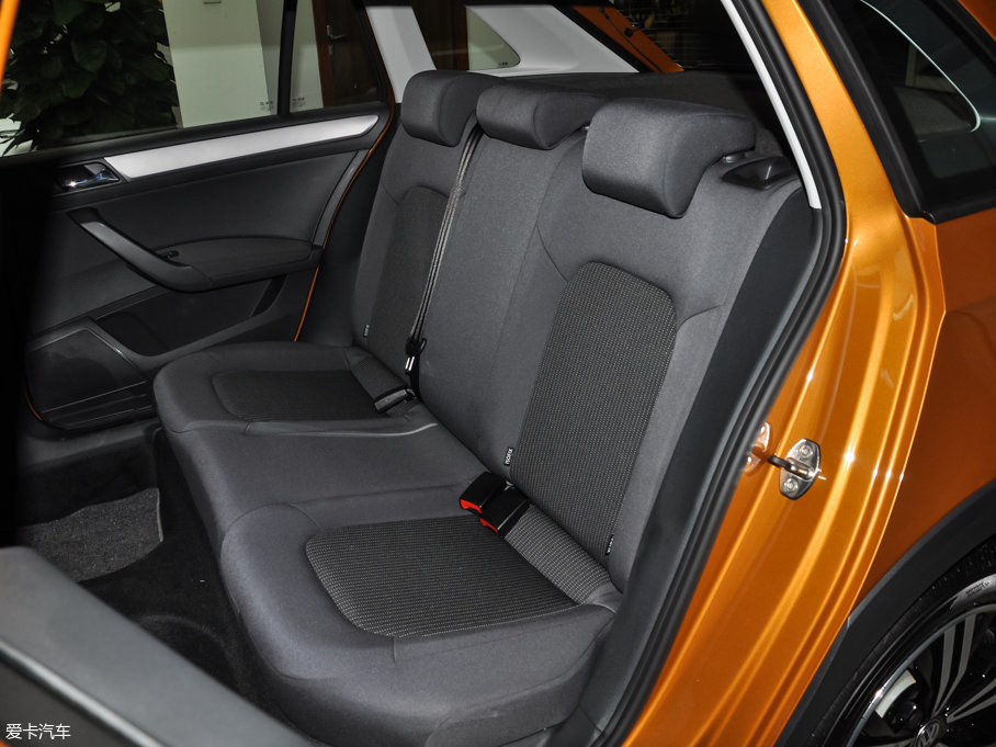 2016��Crossɣ���{ 1.6L �Ԅ��L�а�