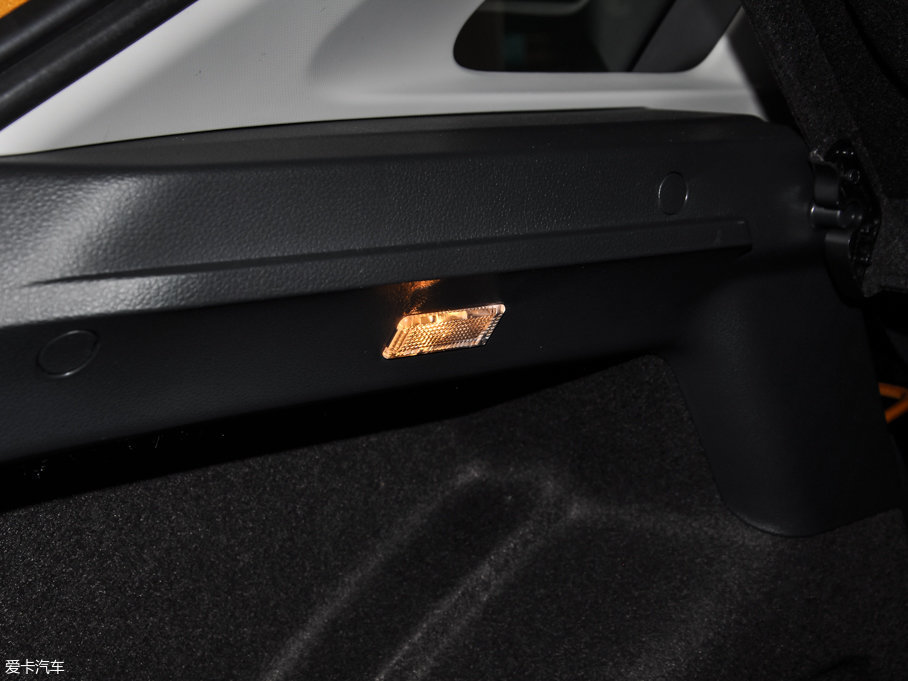 2016��Crossɣ���{ 1.6L �Ԅ��L�а�