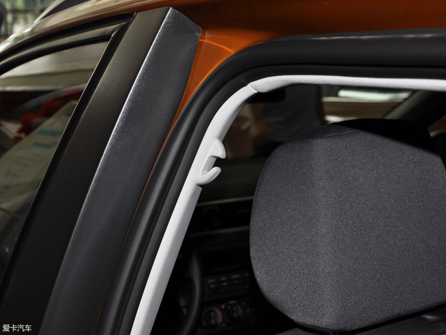 2016��Crossɣ���{ 1.6L �Ԅ��L�а�