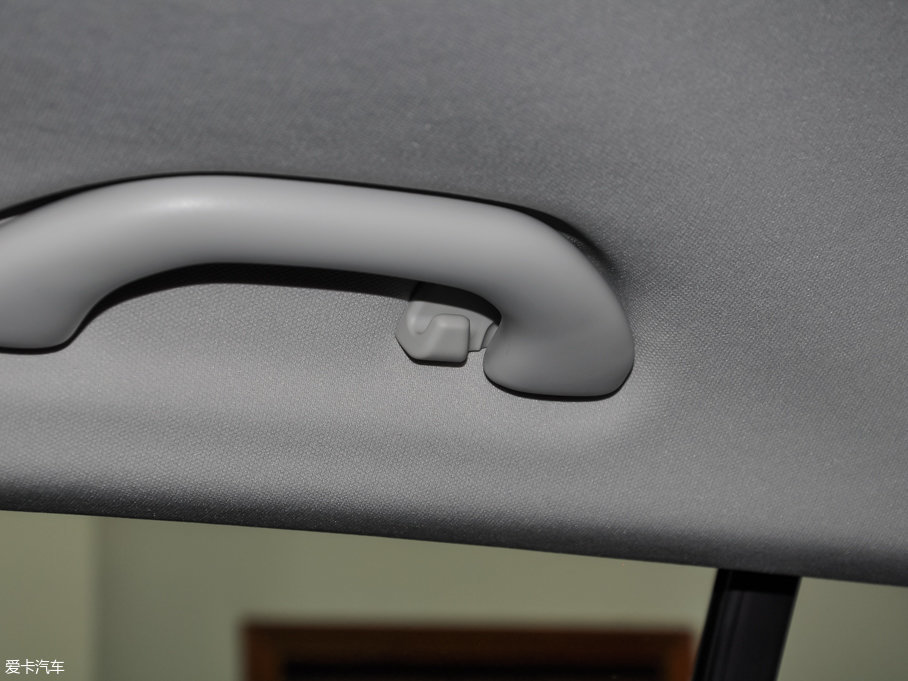 2016��Crossɣ���{ 1.6L �Ԅ��L�а�