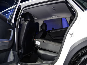 2016款1.6L 自动舒适版 空间座椅