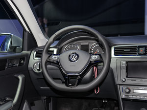 2016款1.6L 自动舒适版 中控区