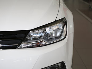 2017款230TSI DSG风尚型 大灯