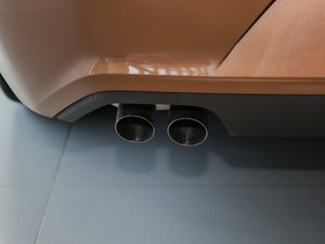 2017款230TSI DSG风尚型 排气管