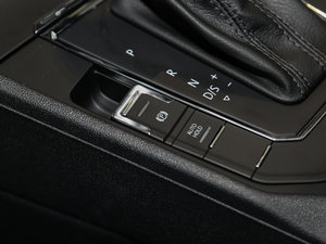 2017款230TSI DSG风尚型 驻车制动器