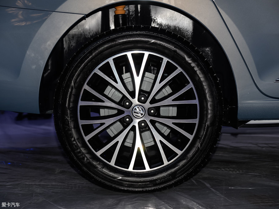 2016ɣ{ 1.6L Ԅ(dng)A