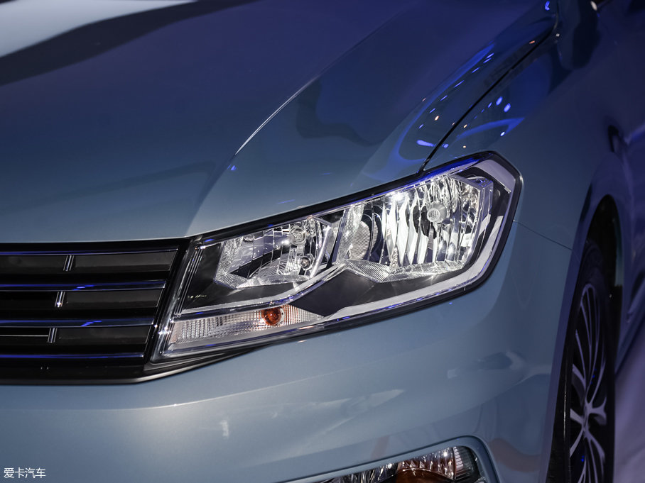 2016ɣ{ 1.6L Ԅ(dng)A