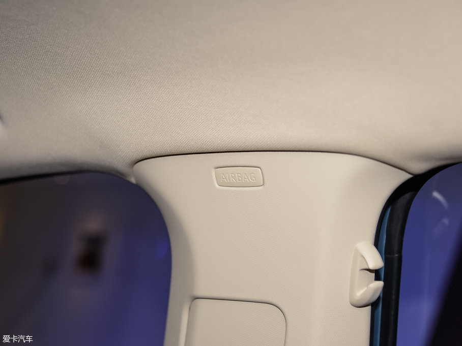 2016ɣ{ 1.6L Ԅ(dng)A