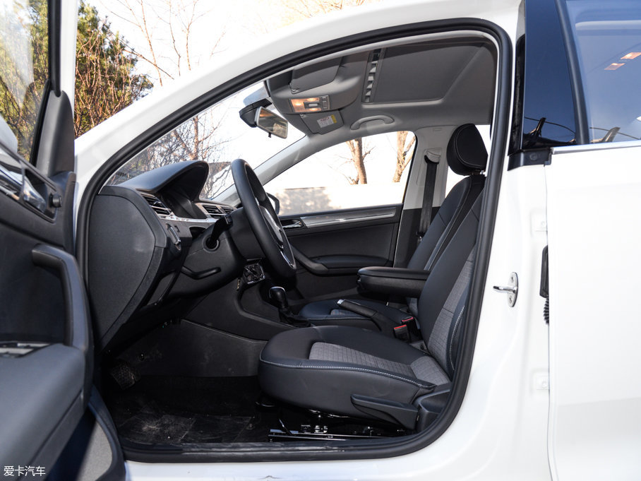 2016ɣ{ 1.6L Ԅ(dng)m