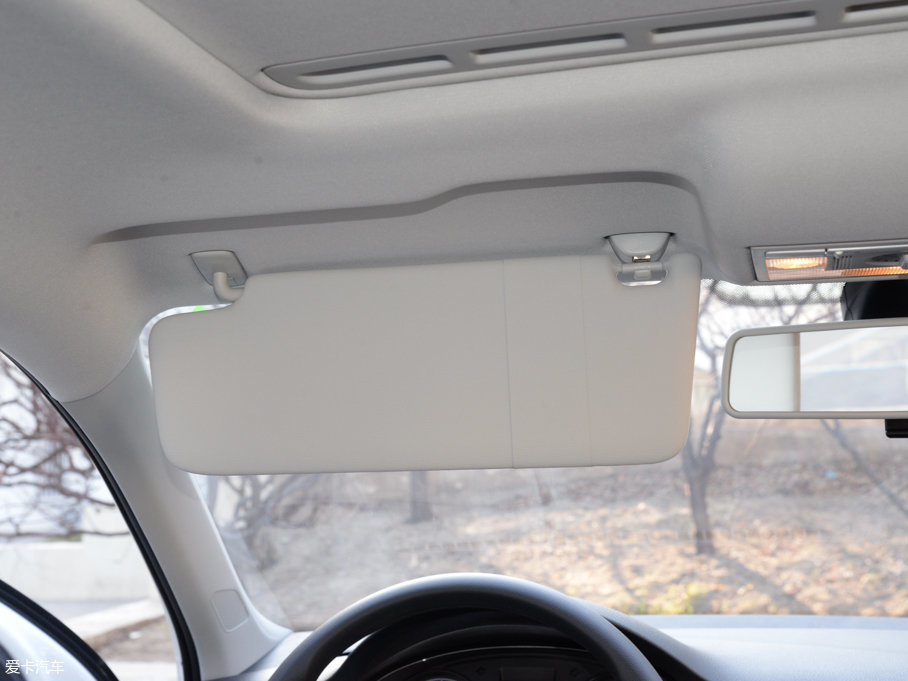 2016ɣ{ 1.6L Ԅ(dng)m