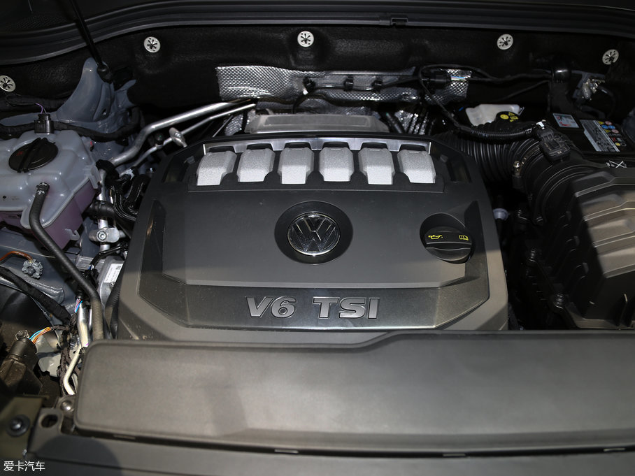 2017; 530 V6 콢