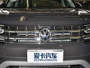 2017款380TSI 四驱豪华版 中网