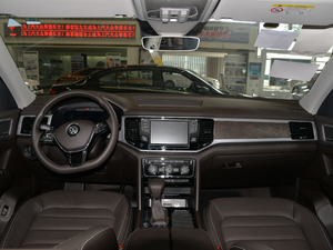 2017款380TSI 四驱豪华版 内饰全景