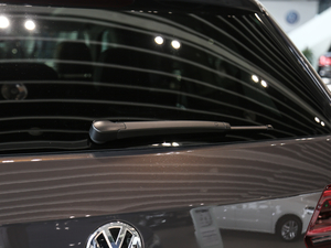 2017530 V6 (q)A (x)(ji)^